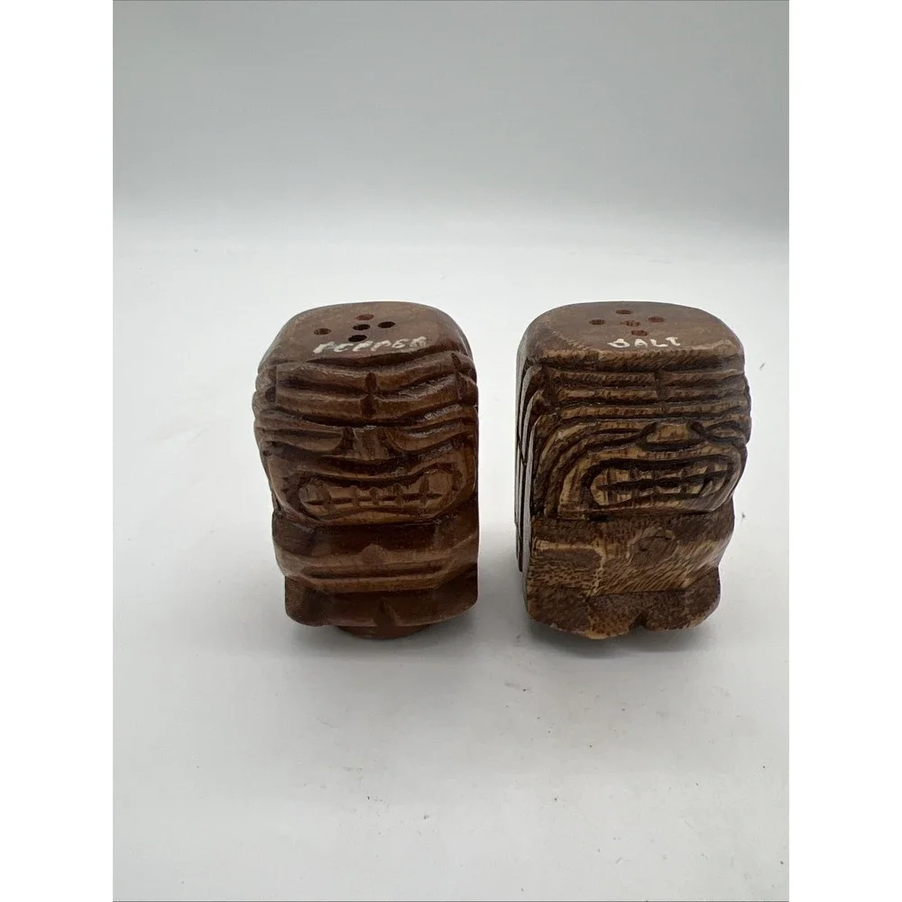 Vintage Hand Carved Wood Aztec Tiki Design Salt and Pepper Shakers‎